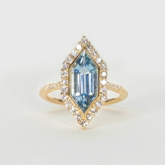 🎀18k Aquamarine Ring - Picture 6 of 7